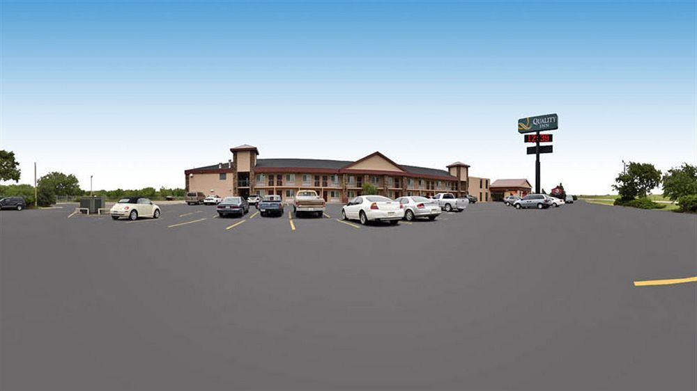 Quality Inn & Suites Ogallala Exterior photo